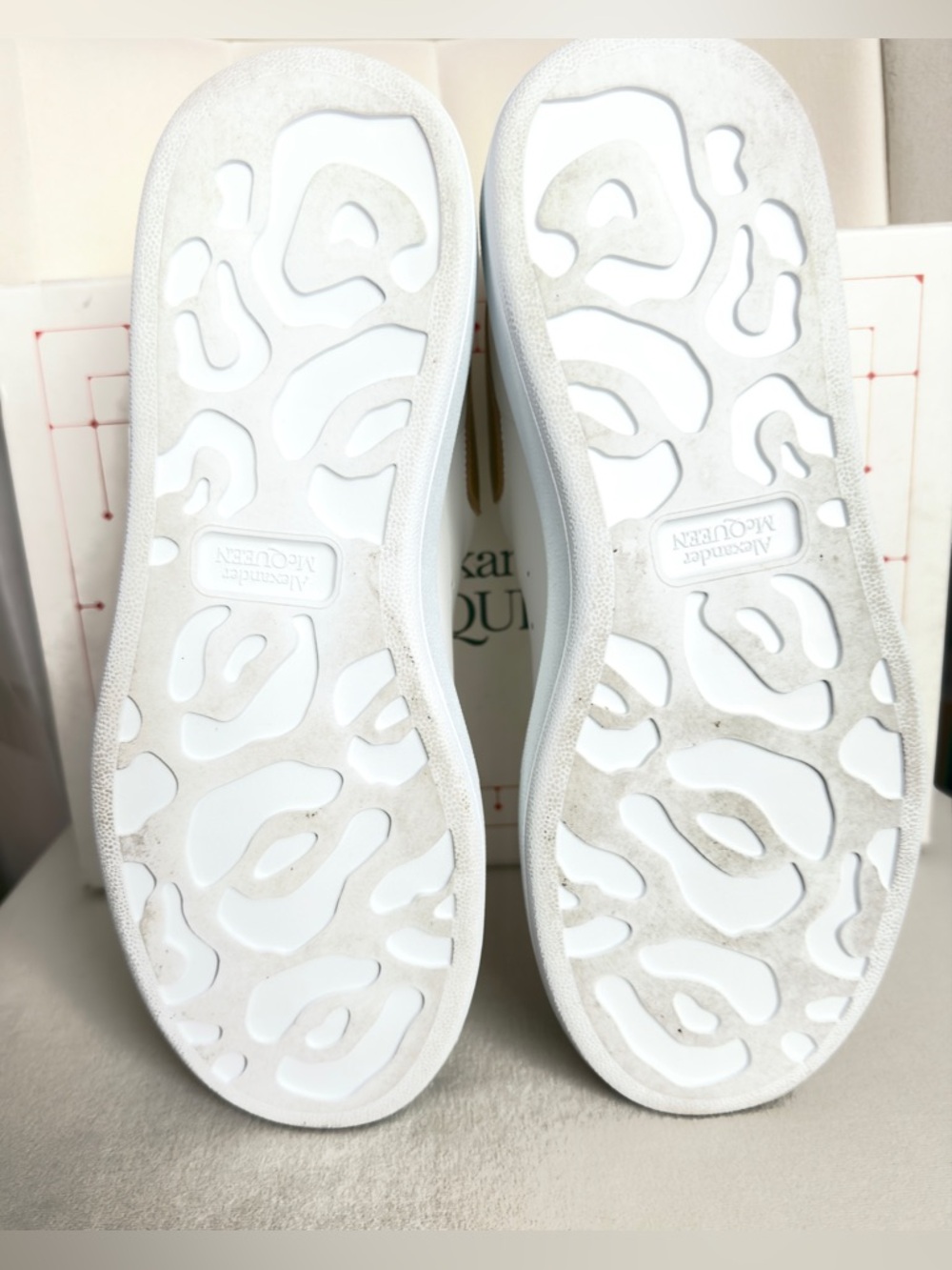 Alexander McQueen Oversized Larry Sneaker White Gold Men’s Leather 41 8 in Box - Picture 11 of 16